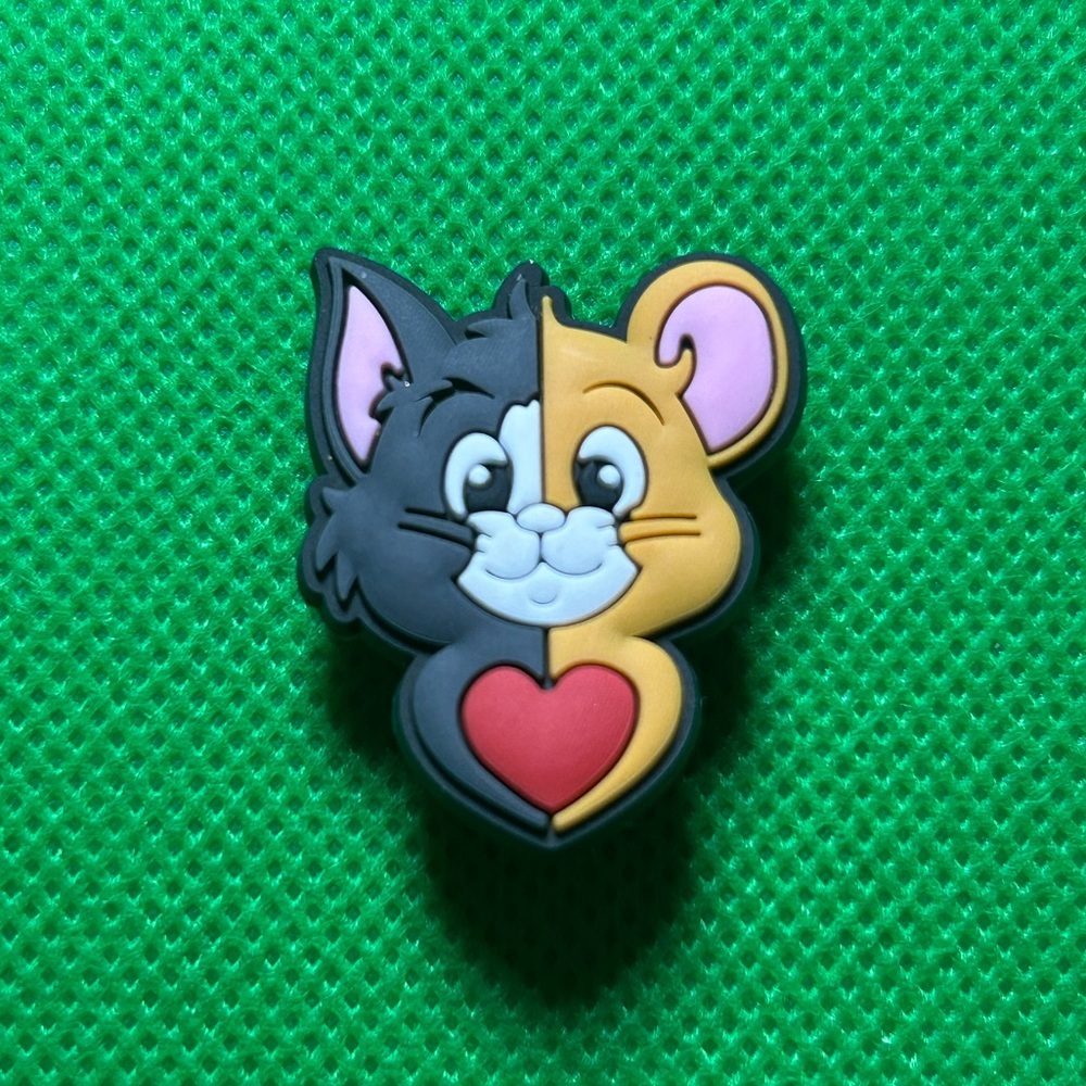 🌼 (5/$10 or 10/$15) NEW “Tom and Jerry” Warner Brothers Croc Charm Collection